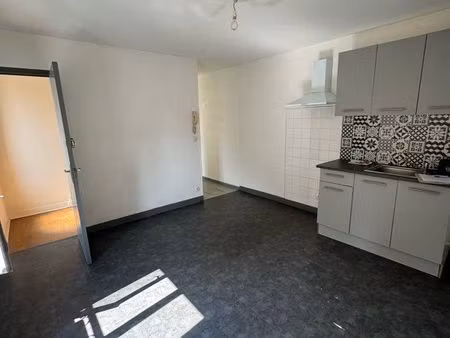 joli f3 à louer sur vrigne aux bois