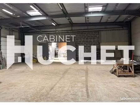 local industriel 800 m²