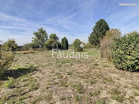 terrain 700 m² jurques