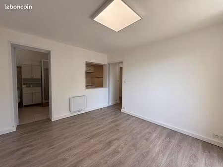 studio 1 pièce 30 m²