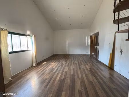 location bureau studio