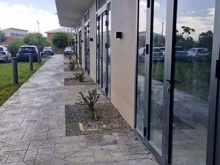 local commercial 80 m² les abymes