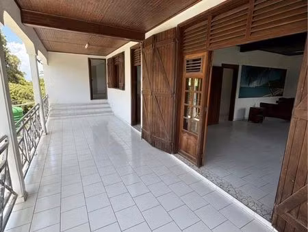 logement à louer à sainte-rose