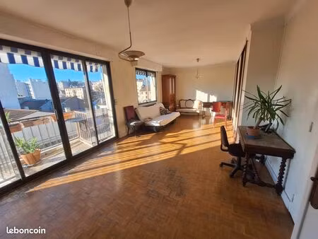 appartement lumineux en plein centre ville