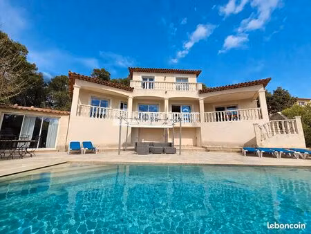 maison 5 pièces 136 m²