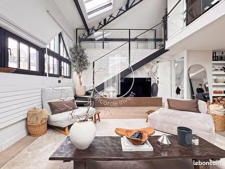 loft/atelier/surface 3 pièces 74 m²