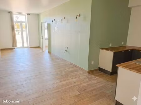 appartement rez 1 chambre + bureau culan centre