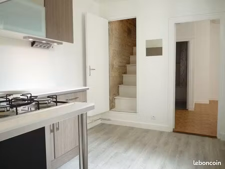 caen centre rue caponière. quartier « place des petites boucheries » t2 bis duplex 41m² lu