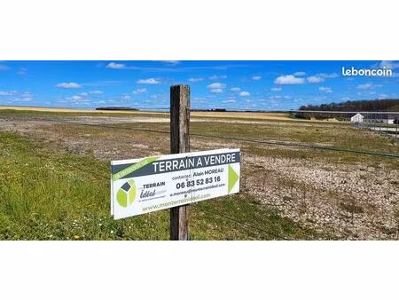 terrain 1294 m² saint caprais