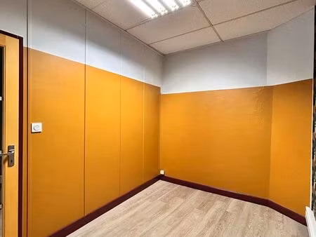 un bureau 8 m.carrés ou 12 m. carrés