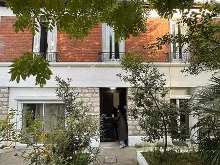 immeuble 15 pièces 250 m²