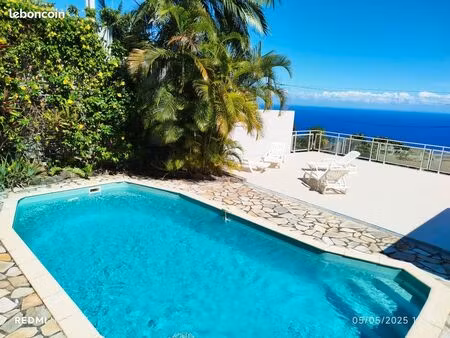 vue panoramique lagon saint leu piscine privée f2 meublé
