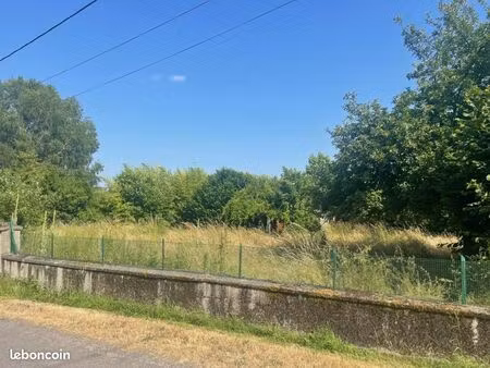 terrain 1 005 m² glenat