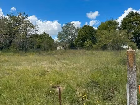 terrain 448 m² saintes