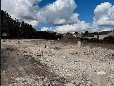 terrain 485 m² saintes