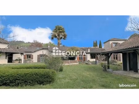 rare : ensemble immobilier sur 5000 m² – idéal gîtes ou chambres d’hôtes