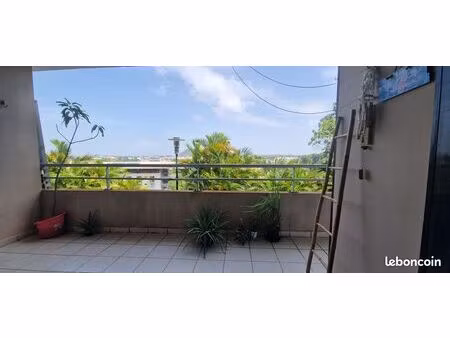 t2 lumineux rénové  terrasse  vue  sécurisé