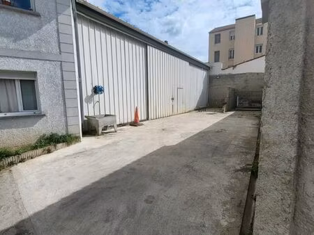 le bourget loue dépôt de stockage avec mezzanine