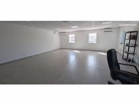 a louer local commercial 55m2/ jambette