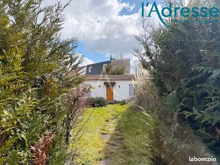 terrain 3 pièces 65 m²