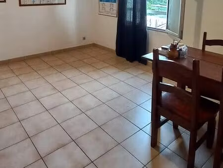 beau local ou f2 vide ou meublé