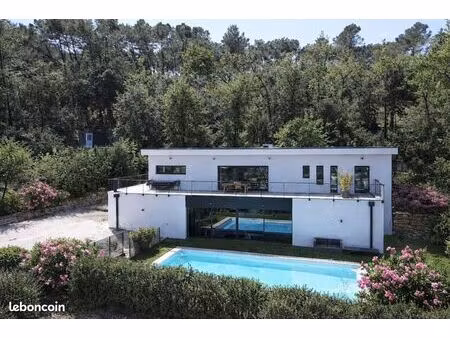 villa contemporaine avec vue sur les ​préalpes – 207 m² – piscine – appartement indépendan