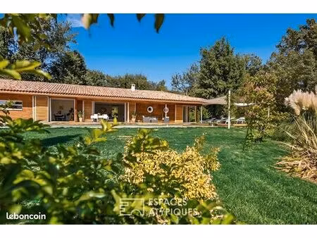 propriété 7 pièces 223 m²