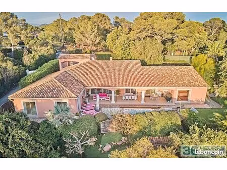 villa 320 m² fréjus