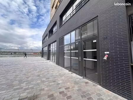 4 pièces lumineux avec loggia et parking - au bord du canal à pantin