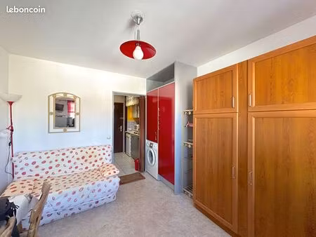 studio 1 pièce 18 m²