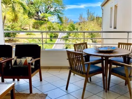 à vendre charmant studio à 200m de la plage