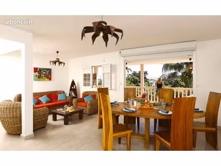 haut de villa f4 meublé à 100m de la plage et ds commerces