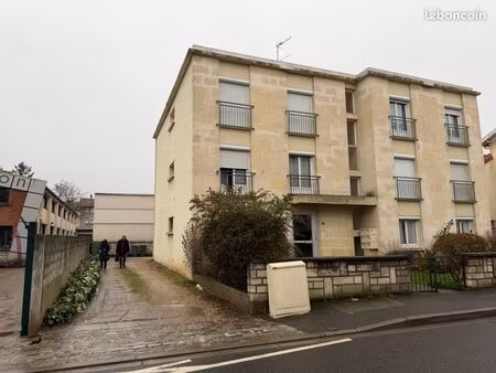 local industriel 75 m²