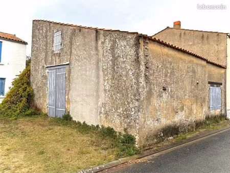 rare – chai en pierre avec permis purgé – fort potentiel – sauzelle (île d’oléron)