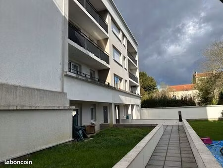 studio lumineux -proximité transport faible charges