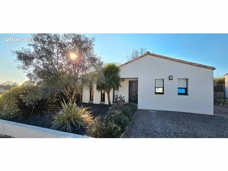 maison de 2017  les sables d'olonne  au calme en impasse  belles prestations