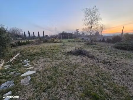 terrain 700 m² malissard