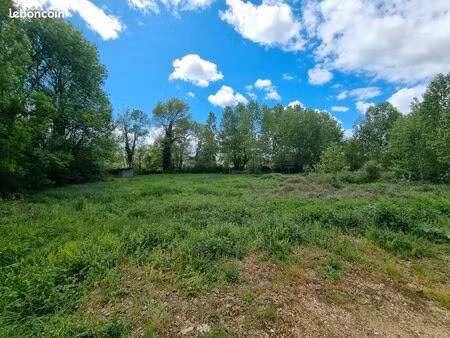 terrain 6 300 m² à vendre à eymet – en bord de rivière
