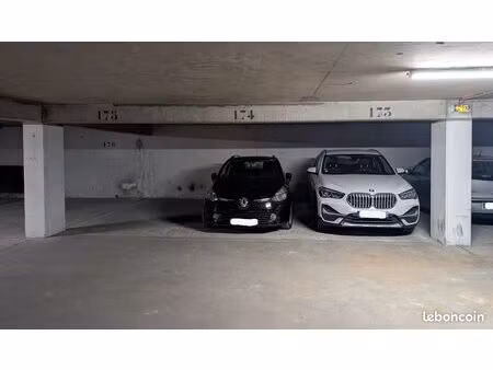 parkings à vendre (sous sol résidence sécurisée) vincennes est