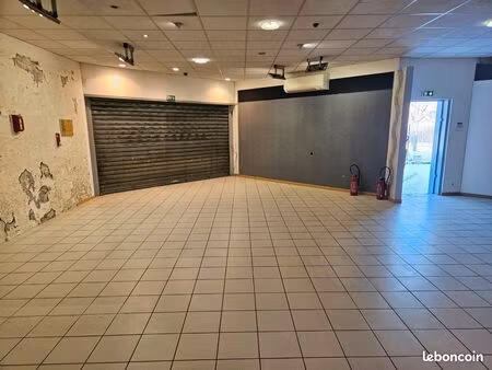 local tout commerce a bagnolet