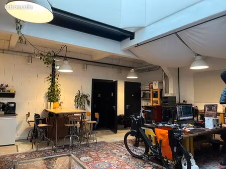 location local commercial