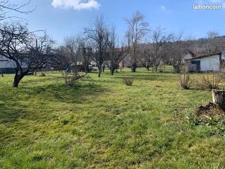 terrain constructible 908m2