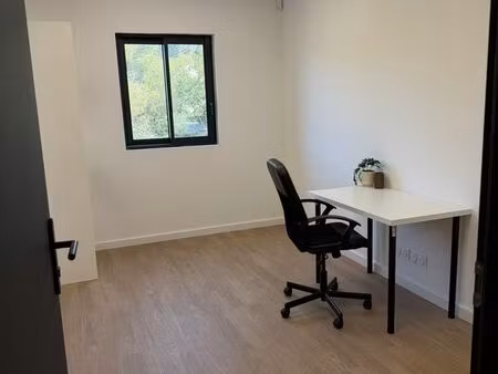 location bureau 11 m² – la seyne-sur-mer – zone saint-laurent