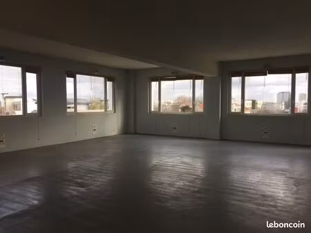 bureaux 250 m²