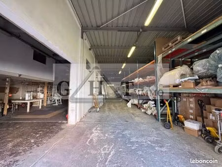 local bureaux 740 m²