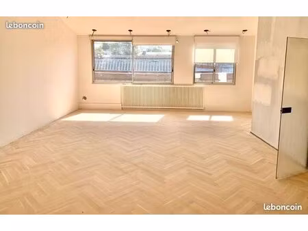 bureau à louer / porte de paris / 65m² / 2100 ht