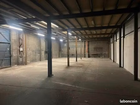 local industriel 240 m²