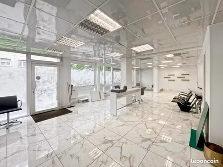 local commercial 146 m²