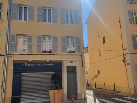 local commercial 60 m2