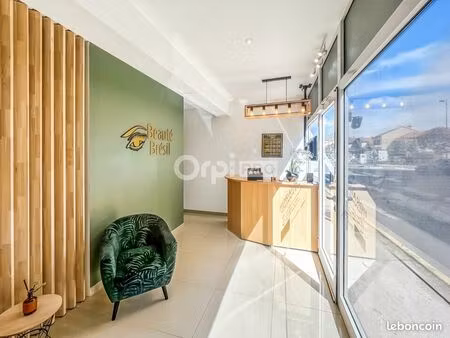 local commercial 65 m²